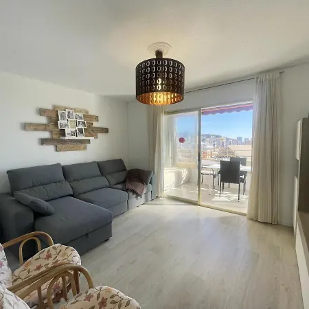 Marina Levante Sedavi *